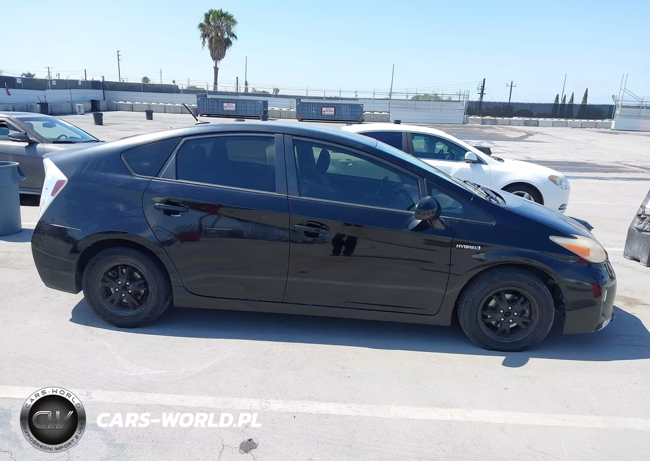 2013 Toyota Prius Three VIN:JTDKN3DU4D5576241 - 13