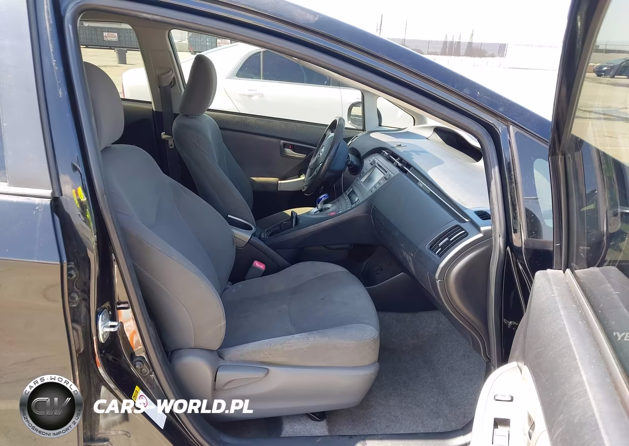 2013 Toyota Prius Three VIN:JTDKN3DU4D5576241 - 5