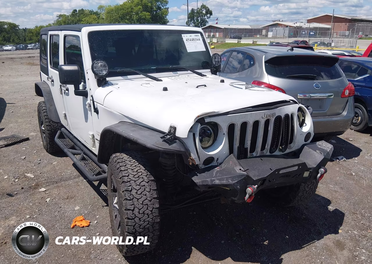 2012 Jeep Wrangler Unlimited Sahara VIN:1C4BJWEG1CL108354 - 6
