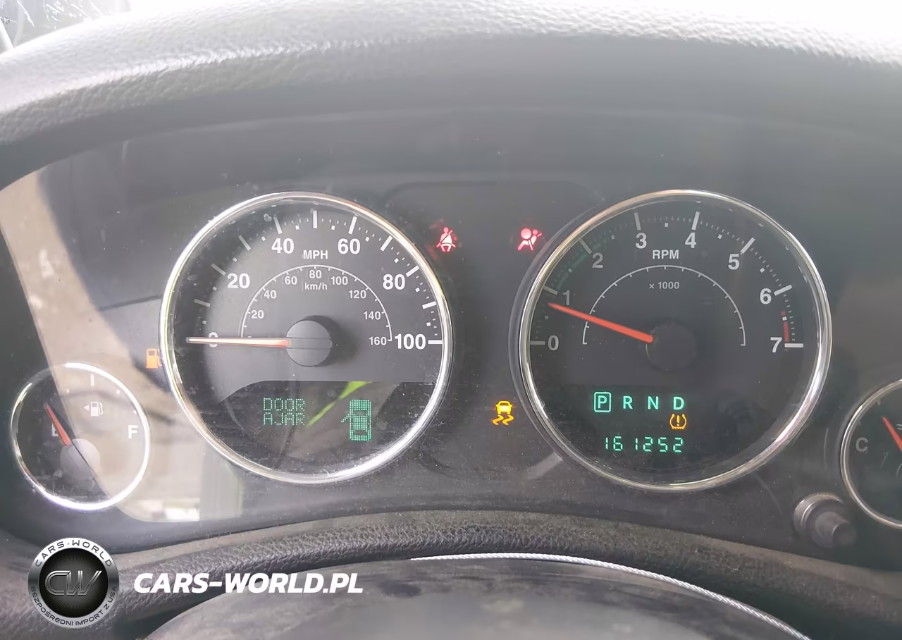 2012 Jeep Wrangler Unlimited Sahara VIN:1C4BJWEG1CL108354 - 7