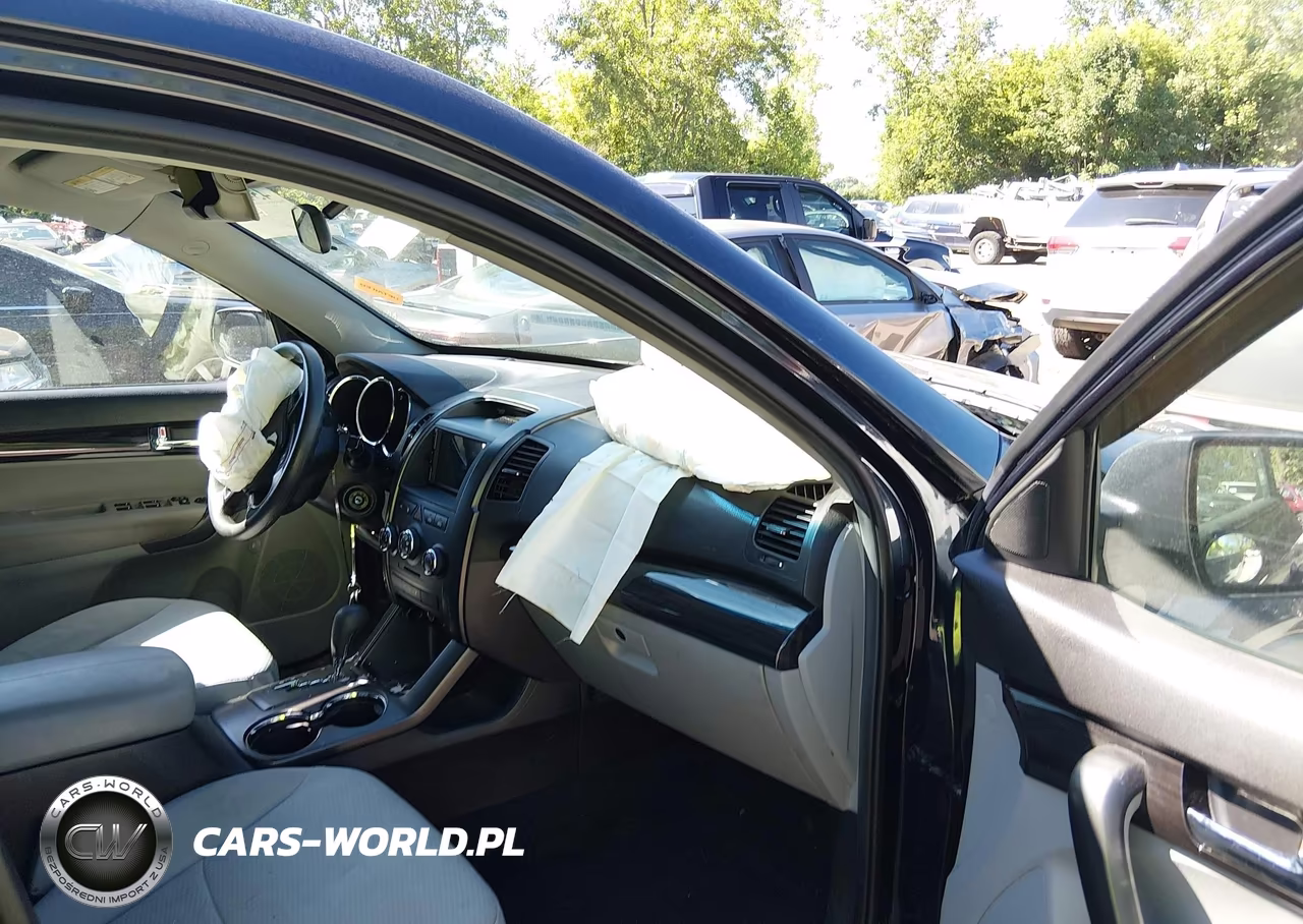 2013 Kia Sorento Lx VIN:5XYKT3A11DG335325 - 5