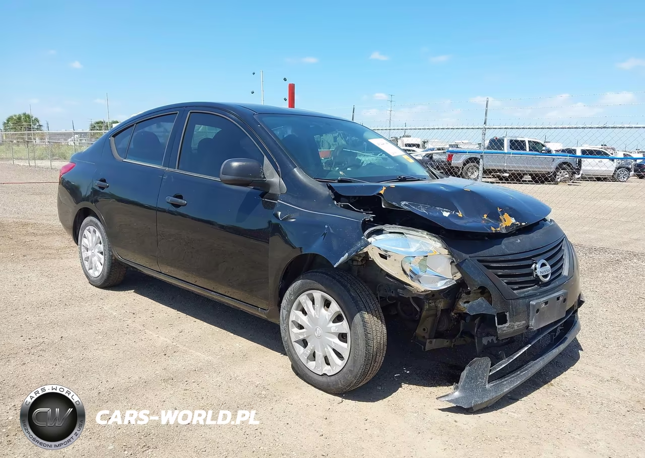 2014 Nissan Versa 1.6 S – zdjęcie 1 z 16