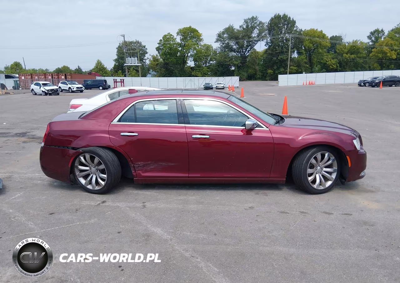 2019 Chrysler 300 Limited VIN:2C3CCAEG1KH555610 - 13