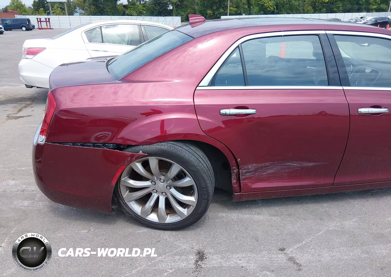 2019 Chrysler 300 Limited VIN:2C3CCAEG1KH555610 - 6