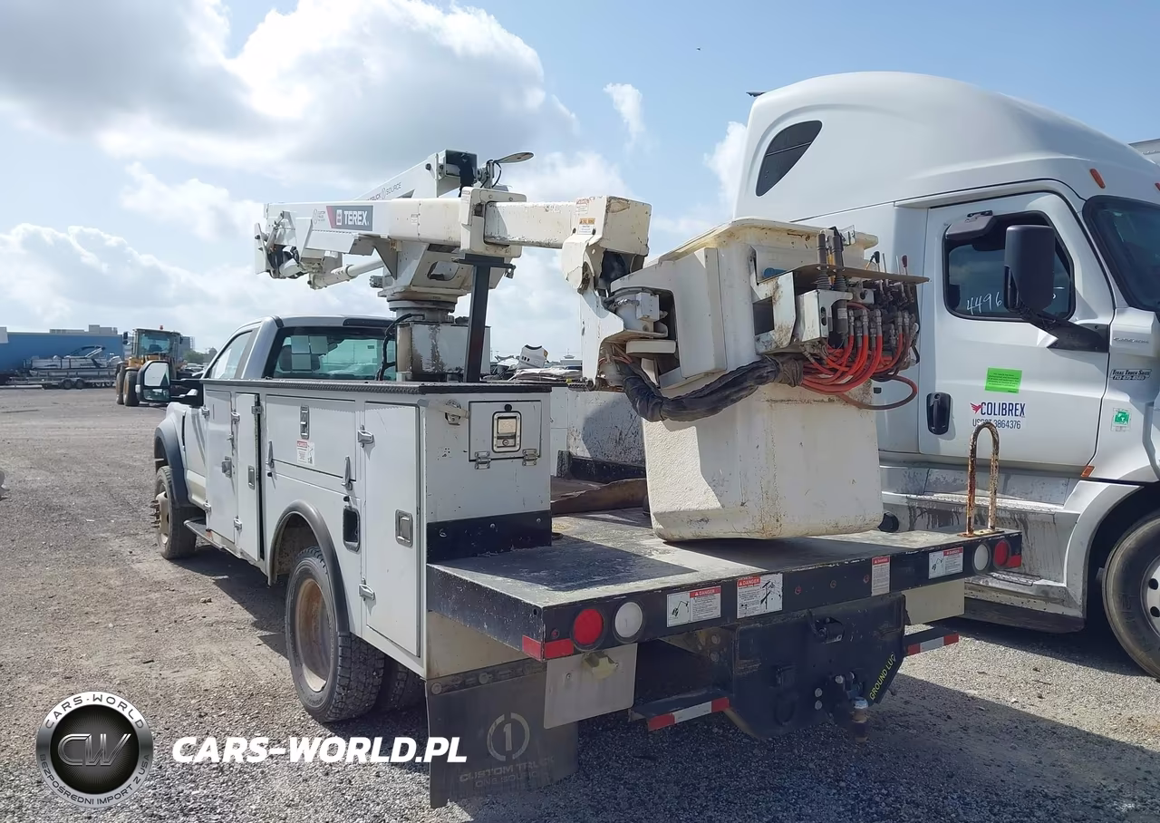 2019 Ford F-550 Chassis Xl-Xlt VIN:1FDUF5HY3KDA18443 - 3