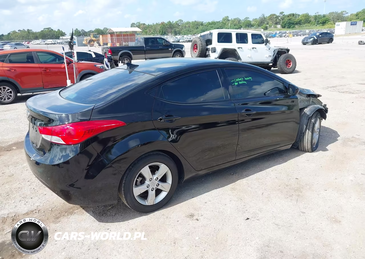 2013 Hyundai Elantra Gls VIN:5NPDH4AE2DH263871 - 4