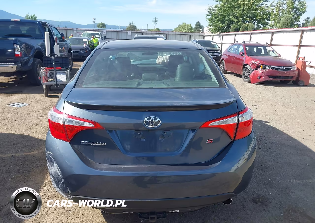 2015 Toyota Corolla S Plus VIN:5YFBURHE8FP333482 - 17