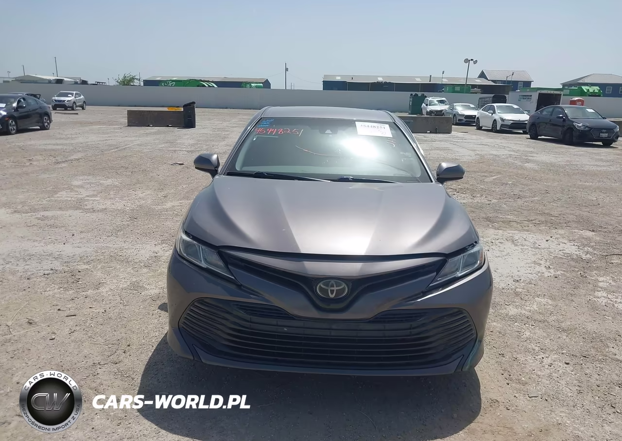 2020 Toyota Camry Le VIN:4T1C11AK6LU939162 - 12
