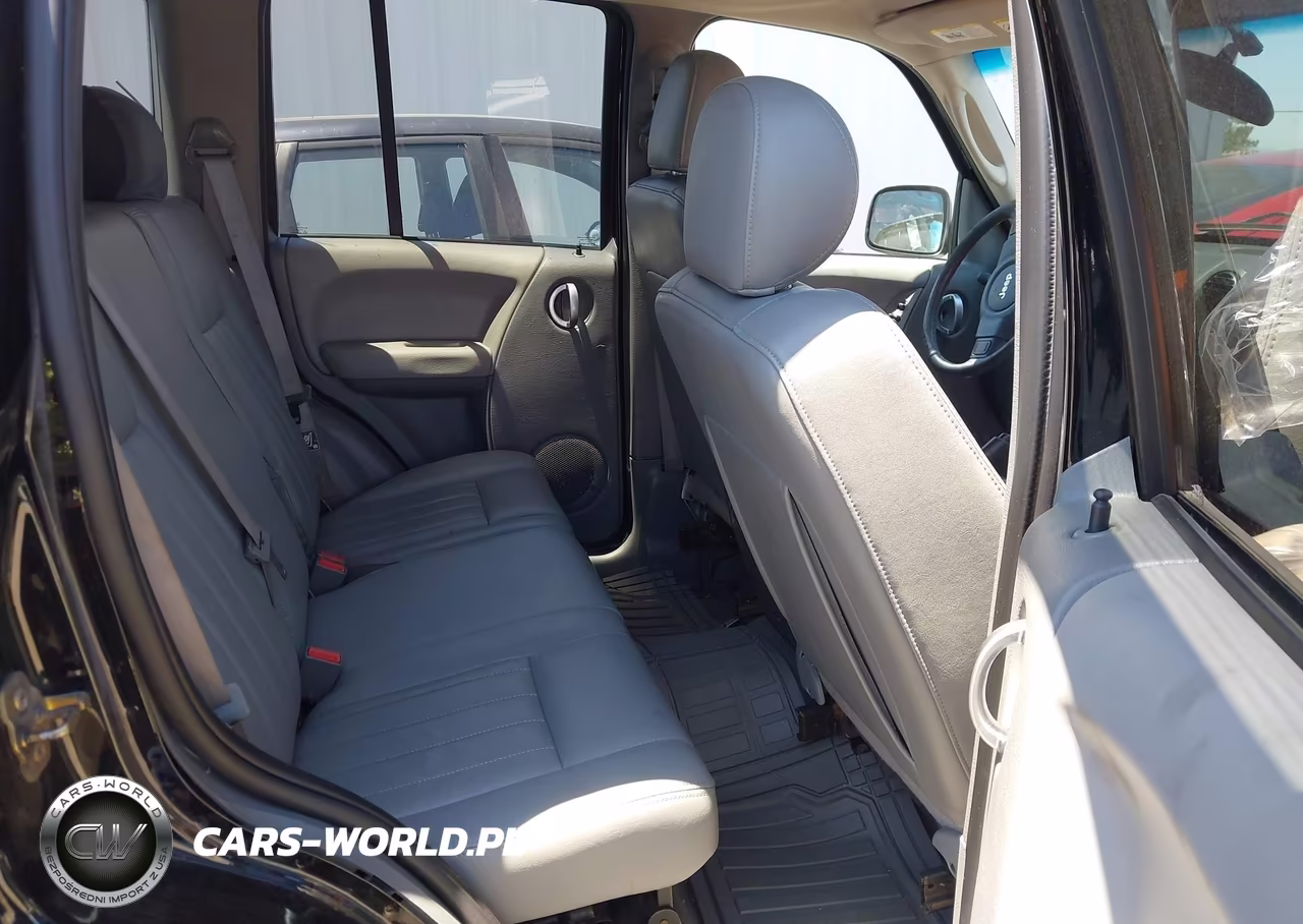 2006 Jeep Liberty Renegade VIN:1J4GL38K96W127911 - 8