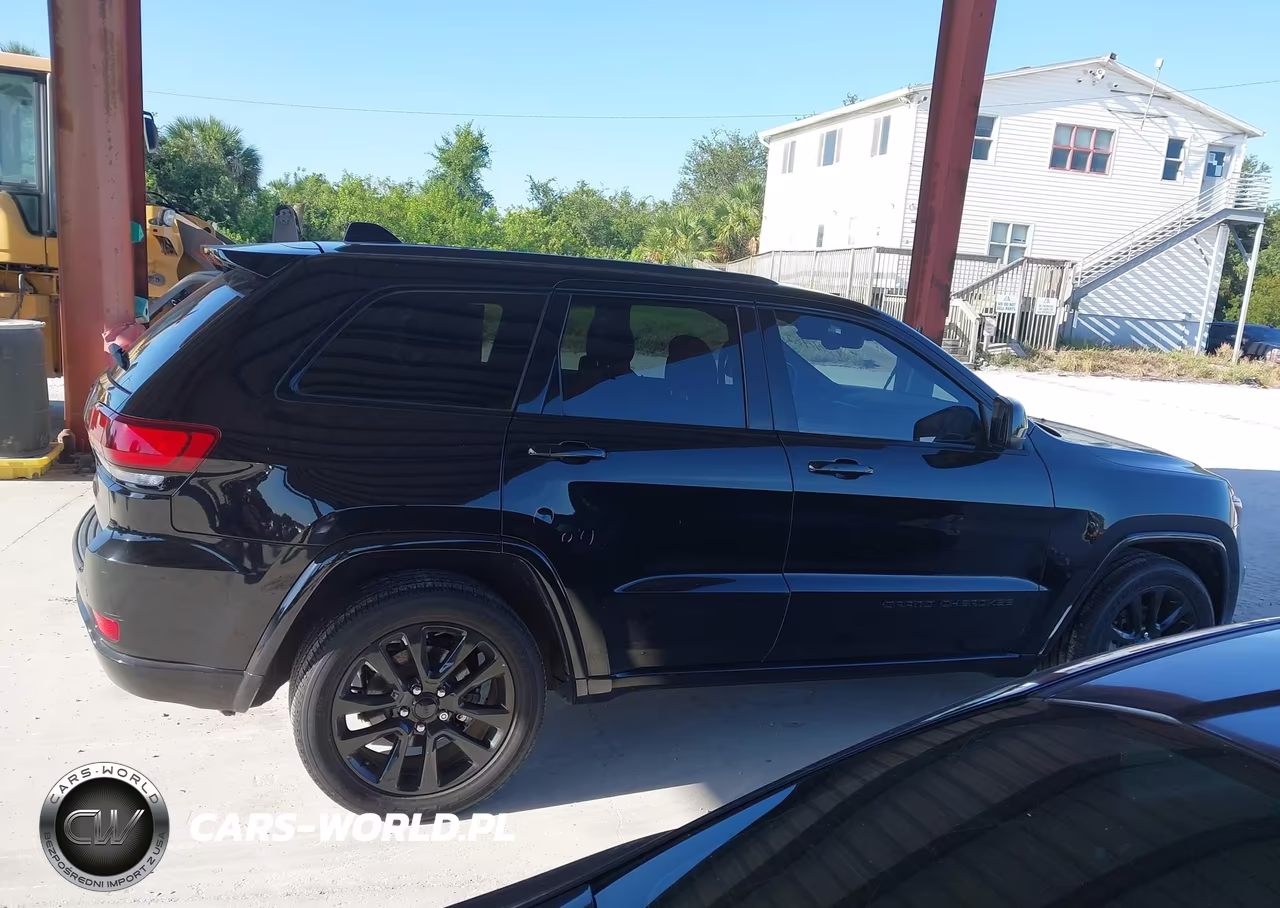 2019 Jeep Grand Cherokee Altitude 4X2 VIN:1C4RJEAG6KC673129 - 13