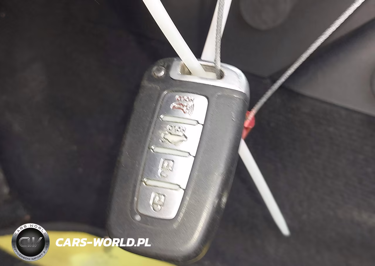 2010 Hyundai Genesis 3.8 Track VIN:KMHHU6KH1AU040249 - 11
