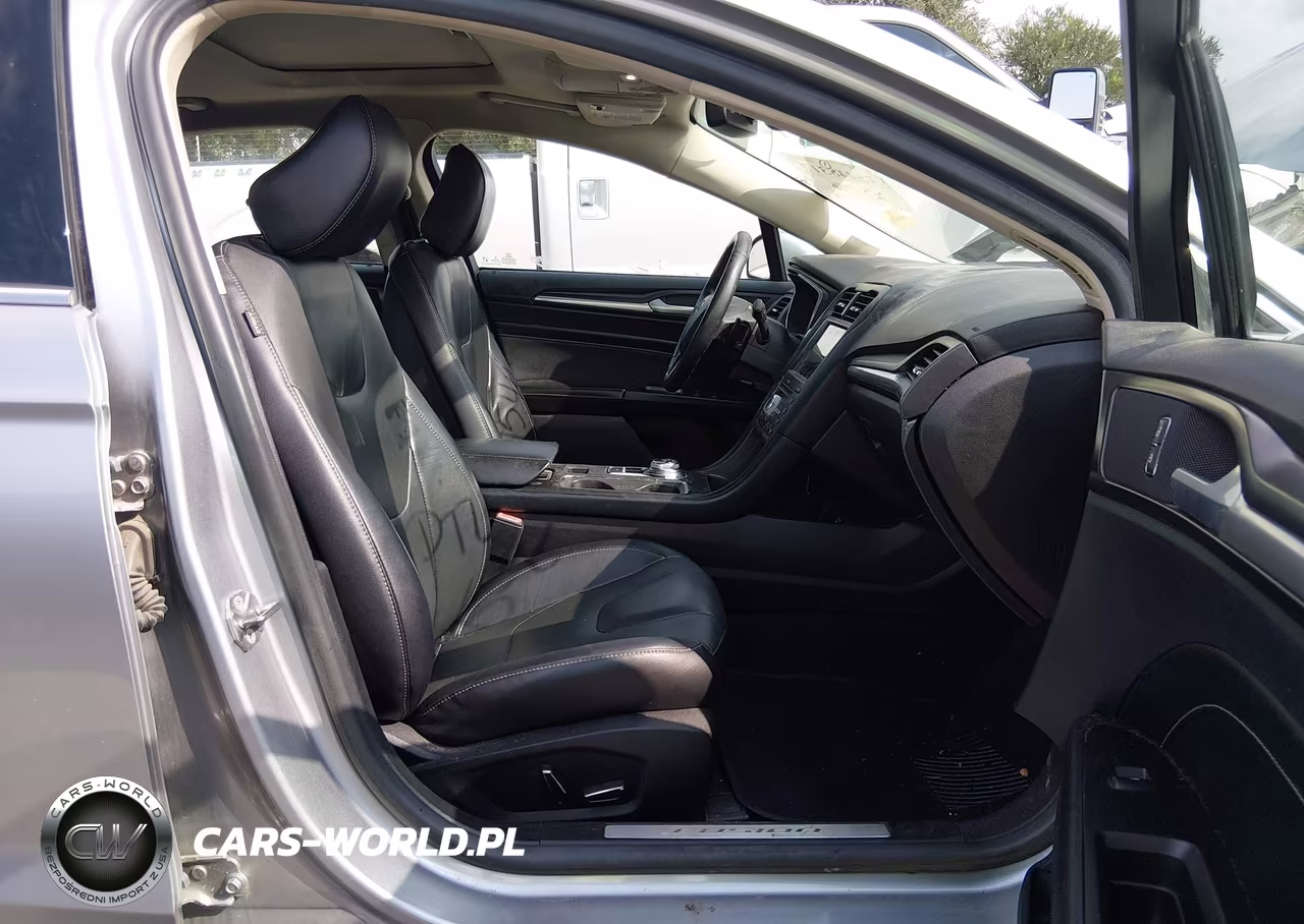 2020 Ford Fusion Titanium VIN:3FA6P0D90LR192884 - 5