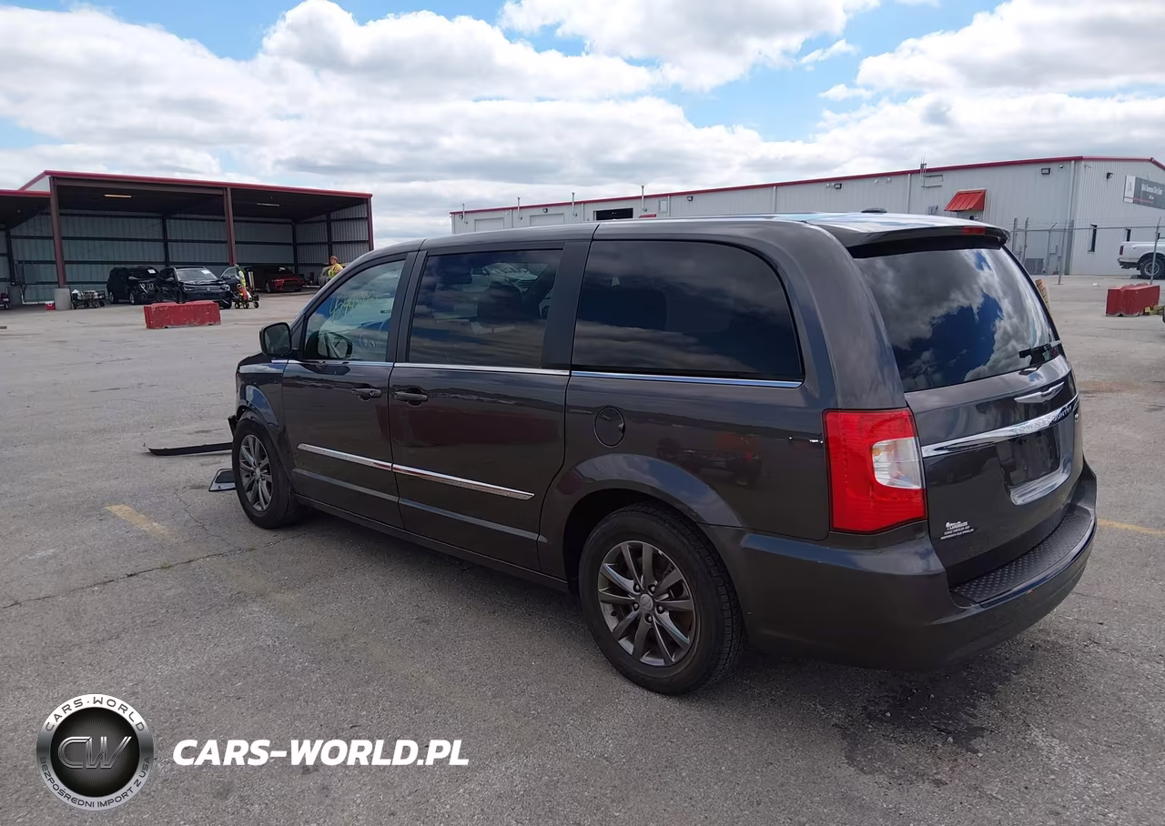2016 Chrysler Town & Country S VIN:2C4RC1HG3GR200635 - 3