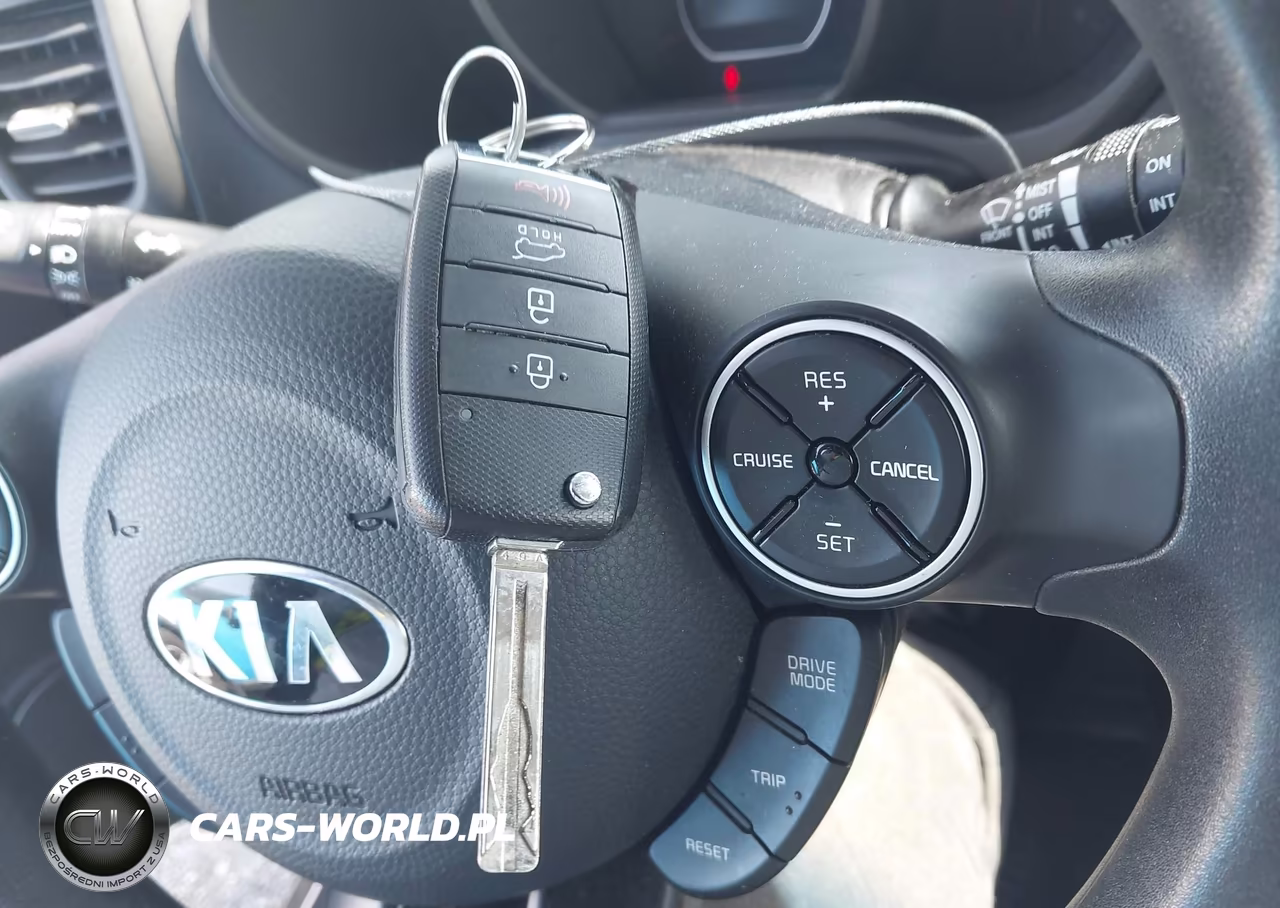 2018 Kia Soul + VIN:KNDJP3A58J7605128 - 11