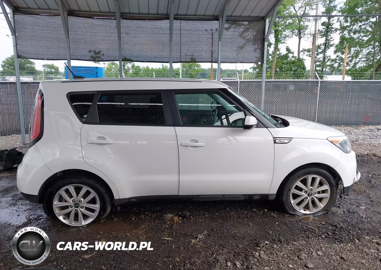 2018 Kia Soul + VIN:KNDJP3A58J7605128 - 13
