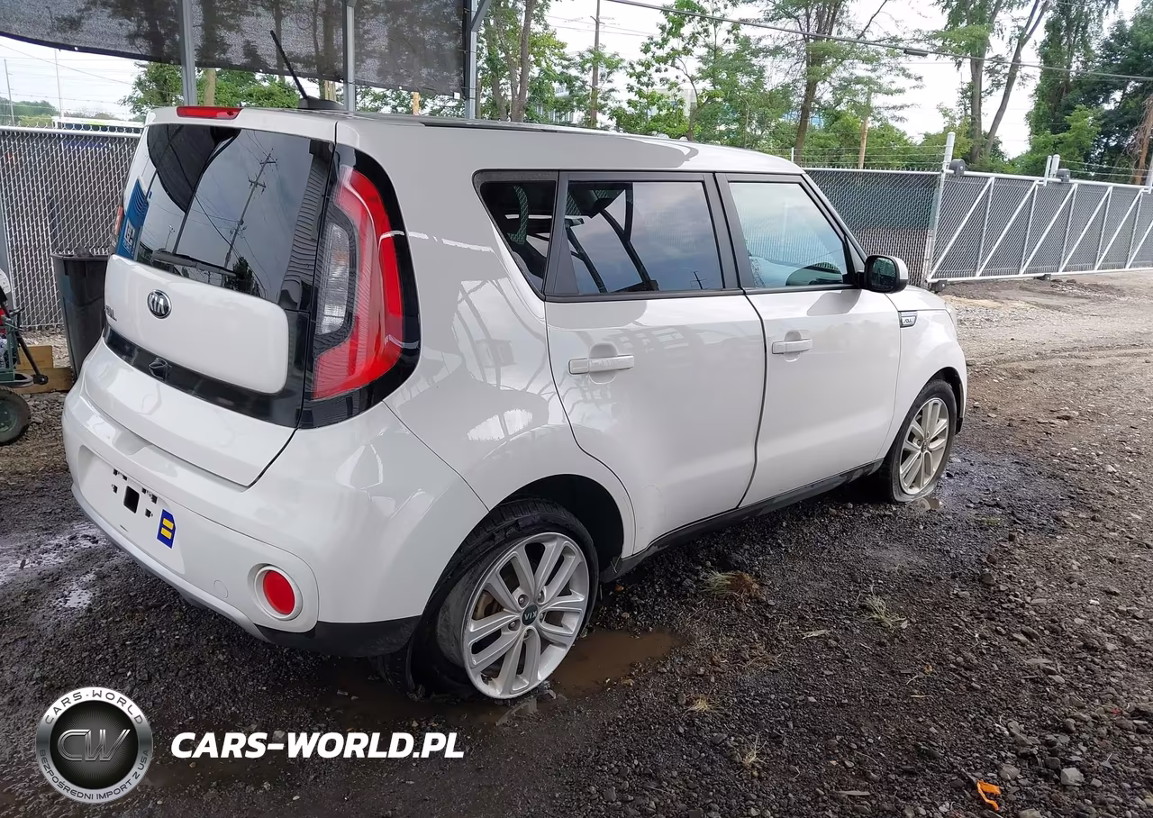 2018 Kia Soul + VIN:KNDJP3A58J7605128 - 4