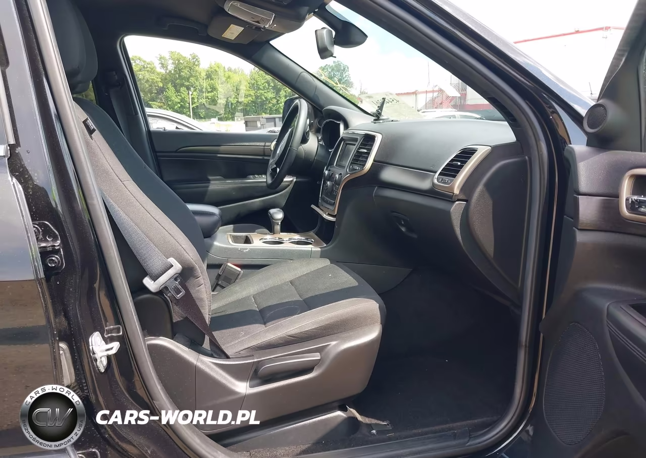 2014 Jeep Grand Cherokee Laredo VIN:1C4RJFAGXEC331922 - 5