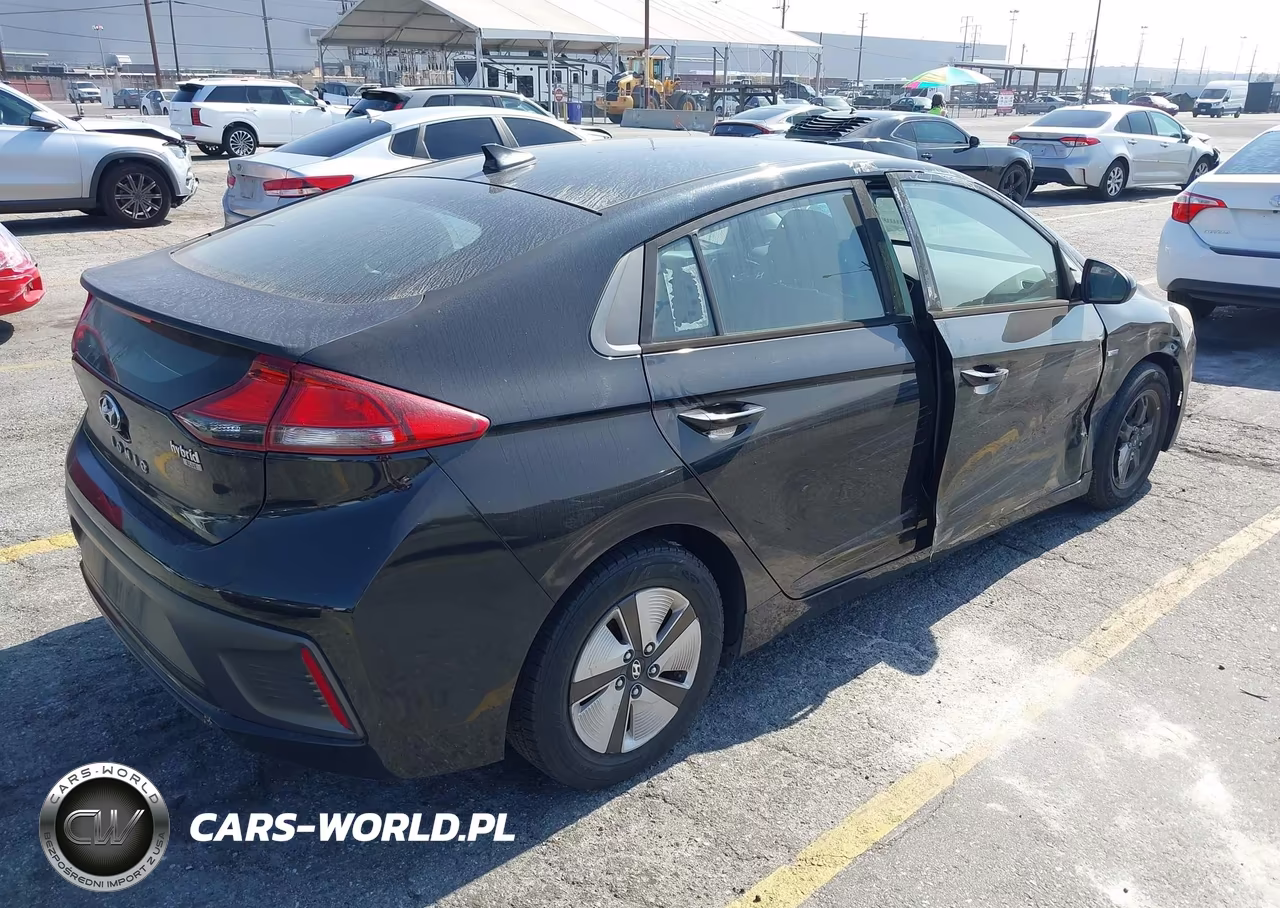 2018 Hyundai Ioniq Hybrid Blue VIN:KMHC65LC7JU095533 - 4