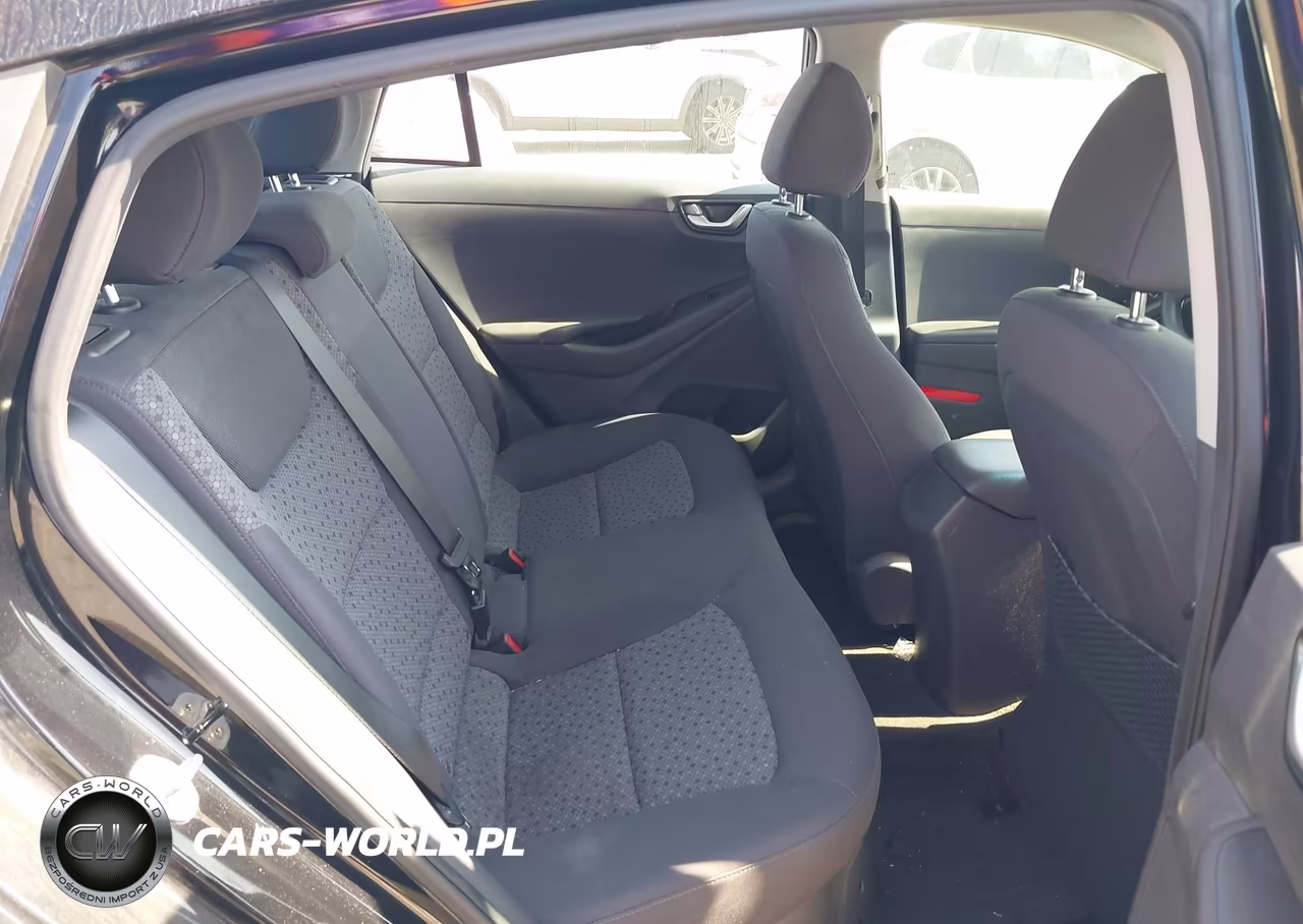 2018 Hyundai Ioniq Hybrid Blue VIN:KMHC65LC7JU095533 - 8