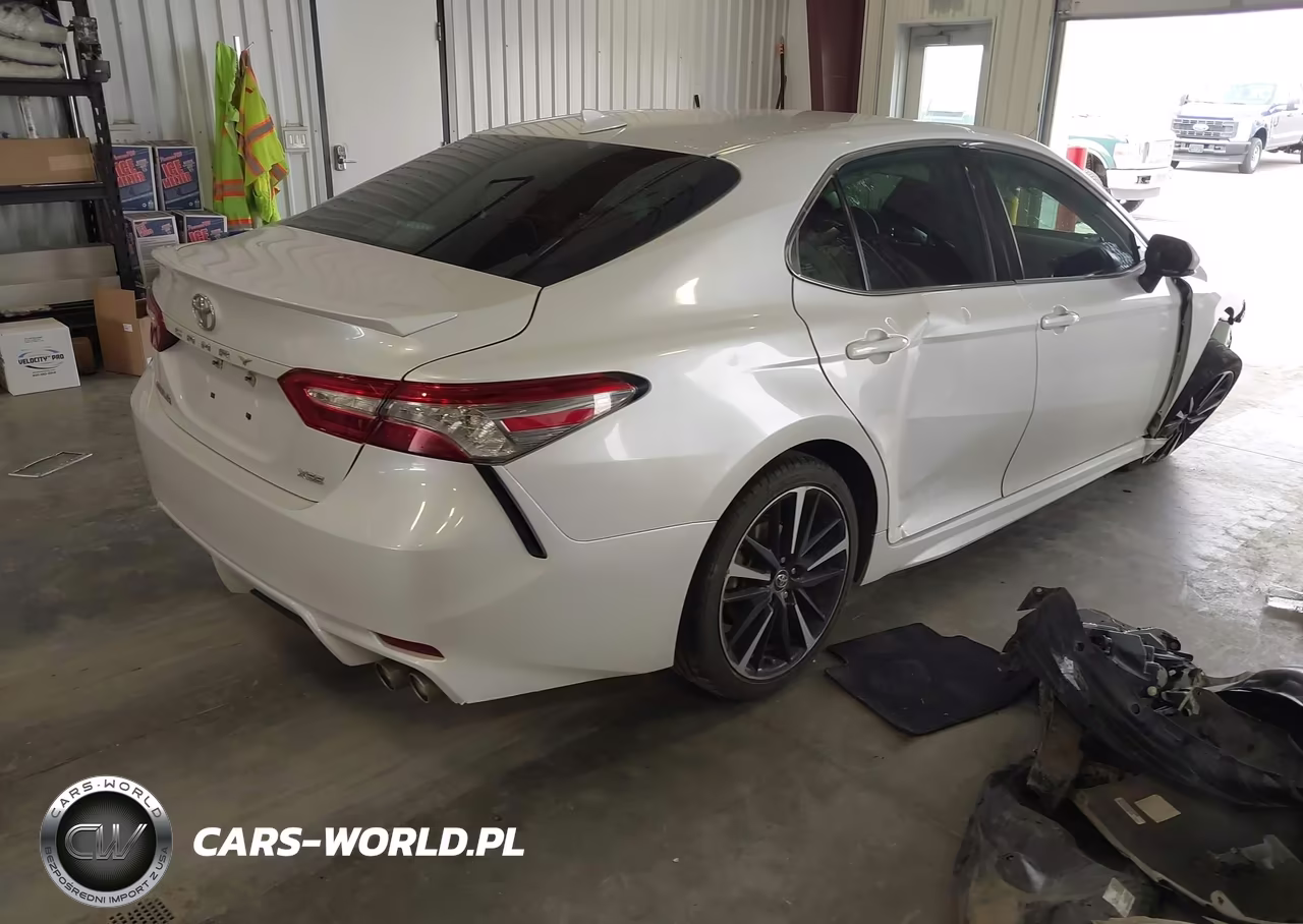 2019 Toyota Camry Xse VIN:4T1B61HK8KU838190 - 4