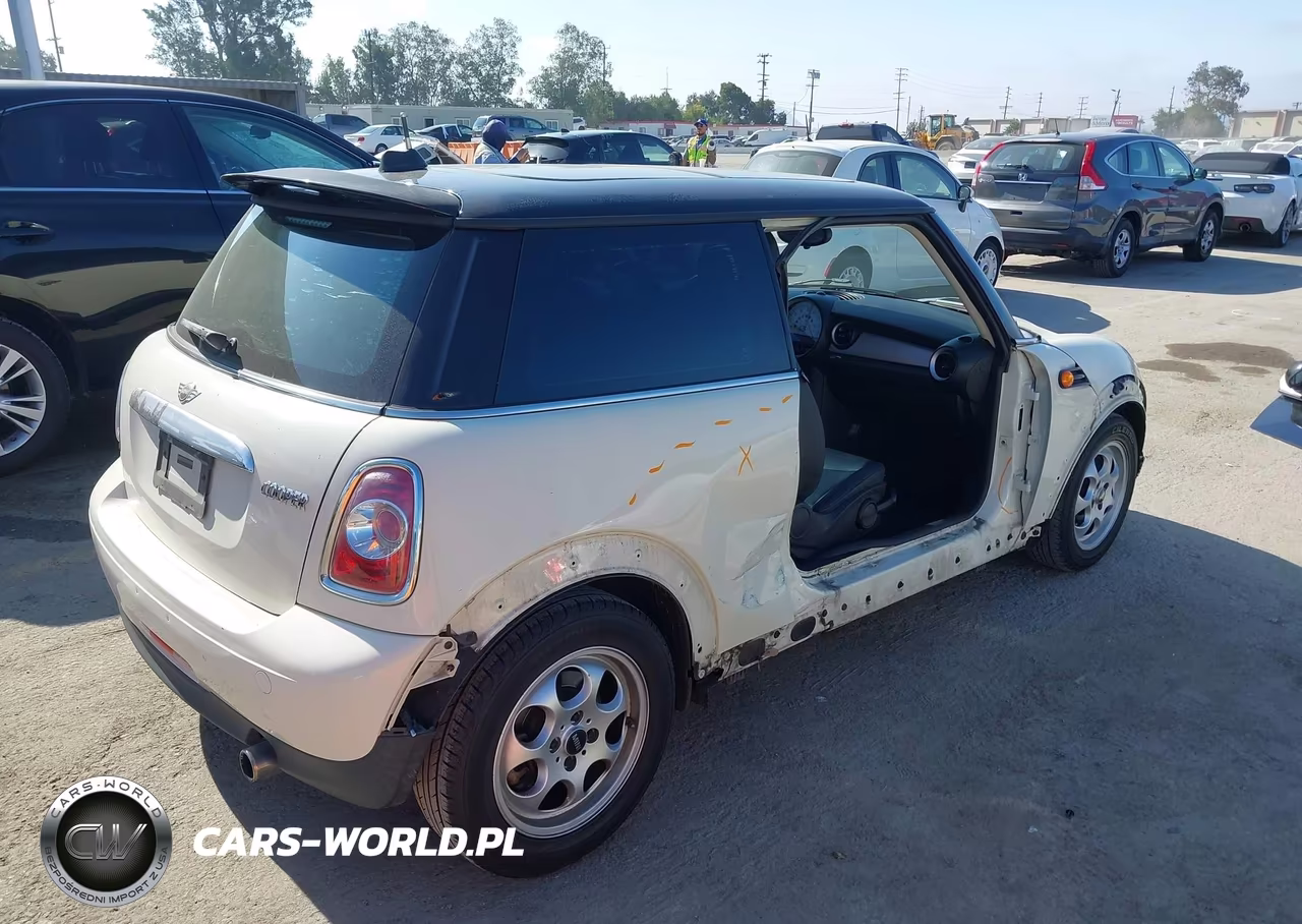 2013 Mini Hardtop Cooper VIN:WMWSU3C50DT679811 - 4