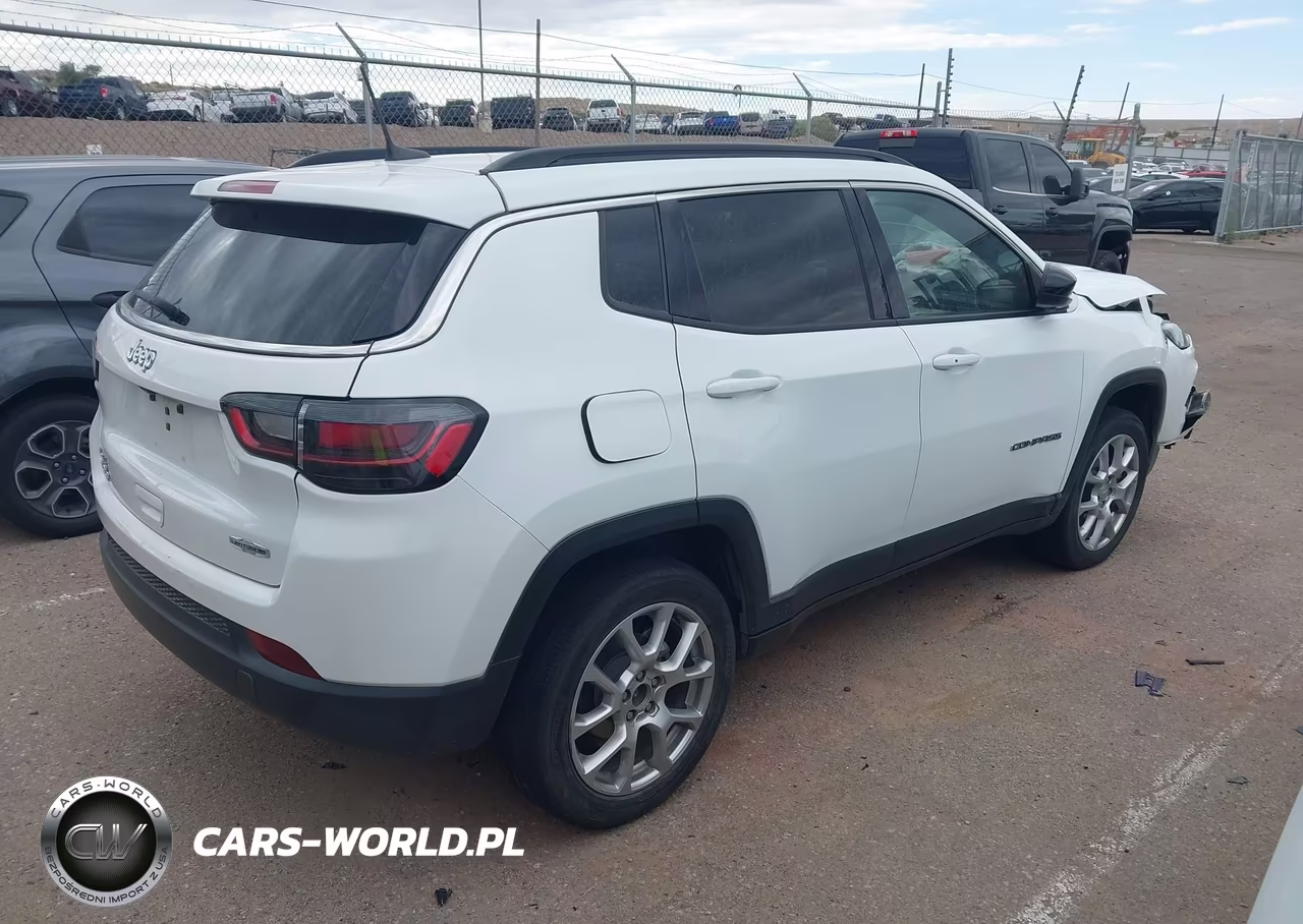 2023 Jeep Compass Latitude Lux Fwd VIN:3C4NJDFN4PT528201 - 4