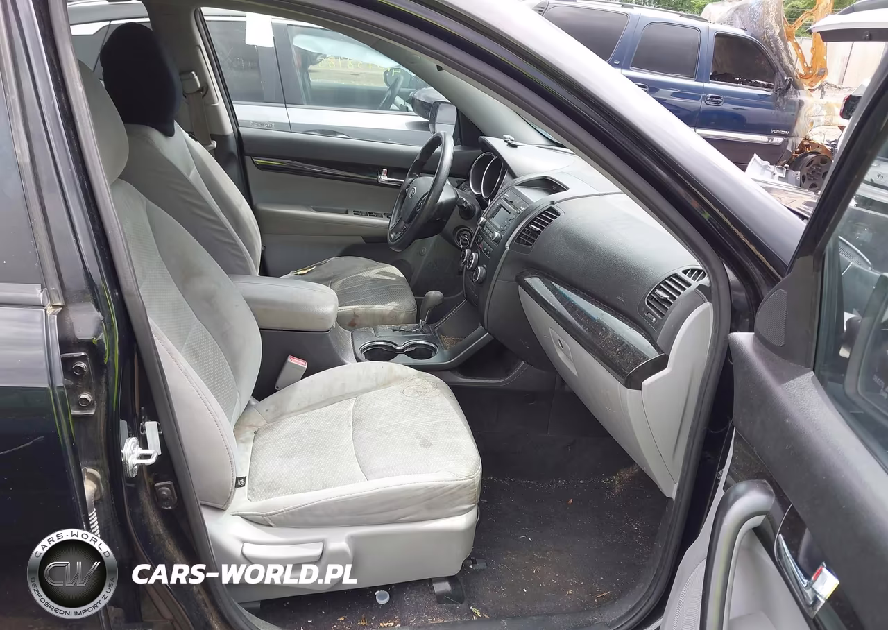 2013 Kia Sorento Lx V6 VIN:5XYKTDA22DG327510 - 5