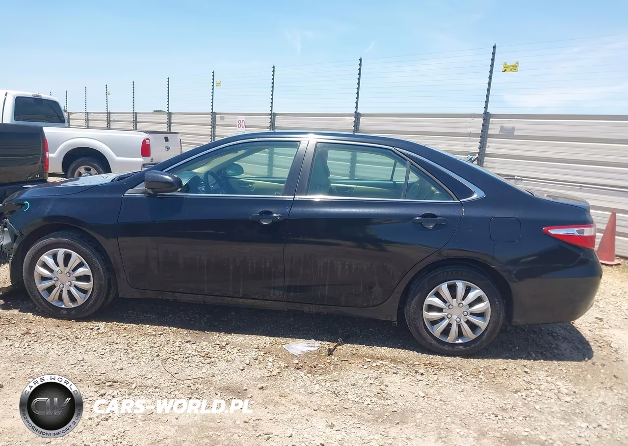2017 Toyota Camry Le VIN:4T1BF1FK2HU297794 - 14