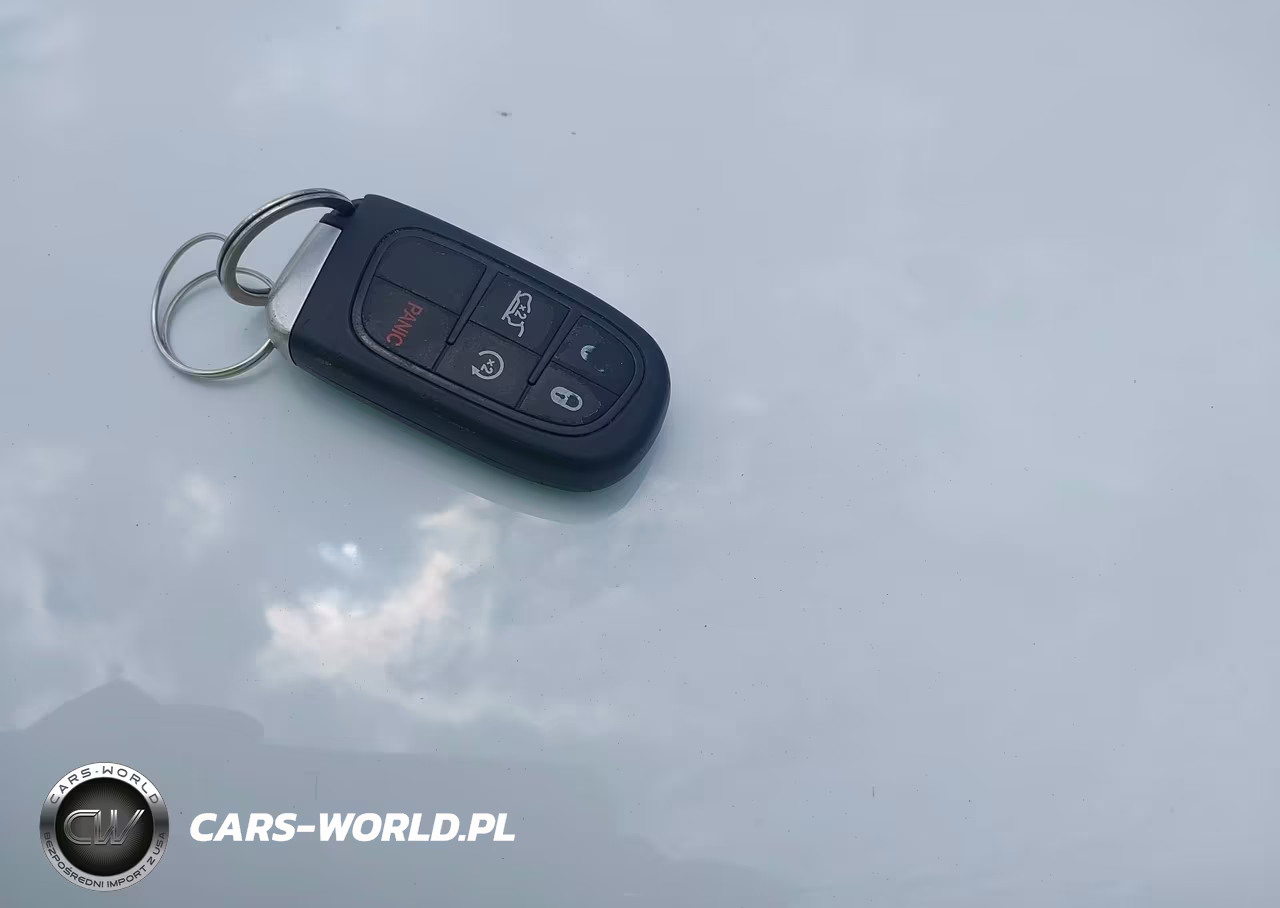 2019 Jeep Cherokee Trailhawk 4X4 VIN:1C4PJMBX9KD183083 - 11