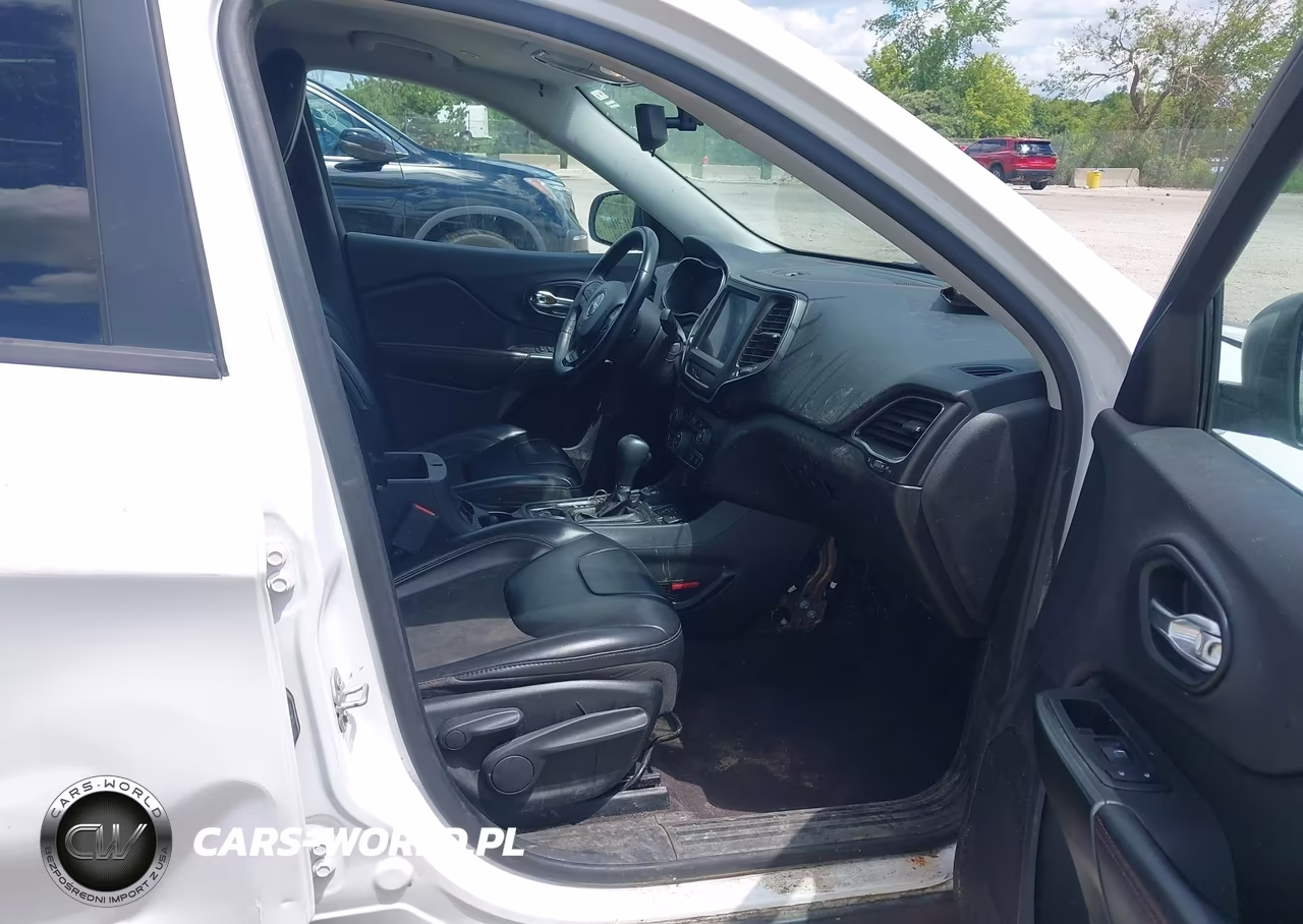 2019 Jeep Cherokee Trailhawk 4X4 VIN:1C4PJMBX9KD183083 - 5