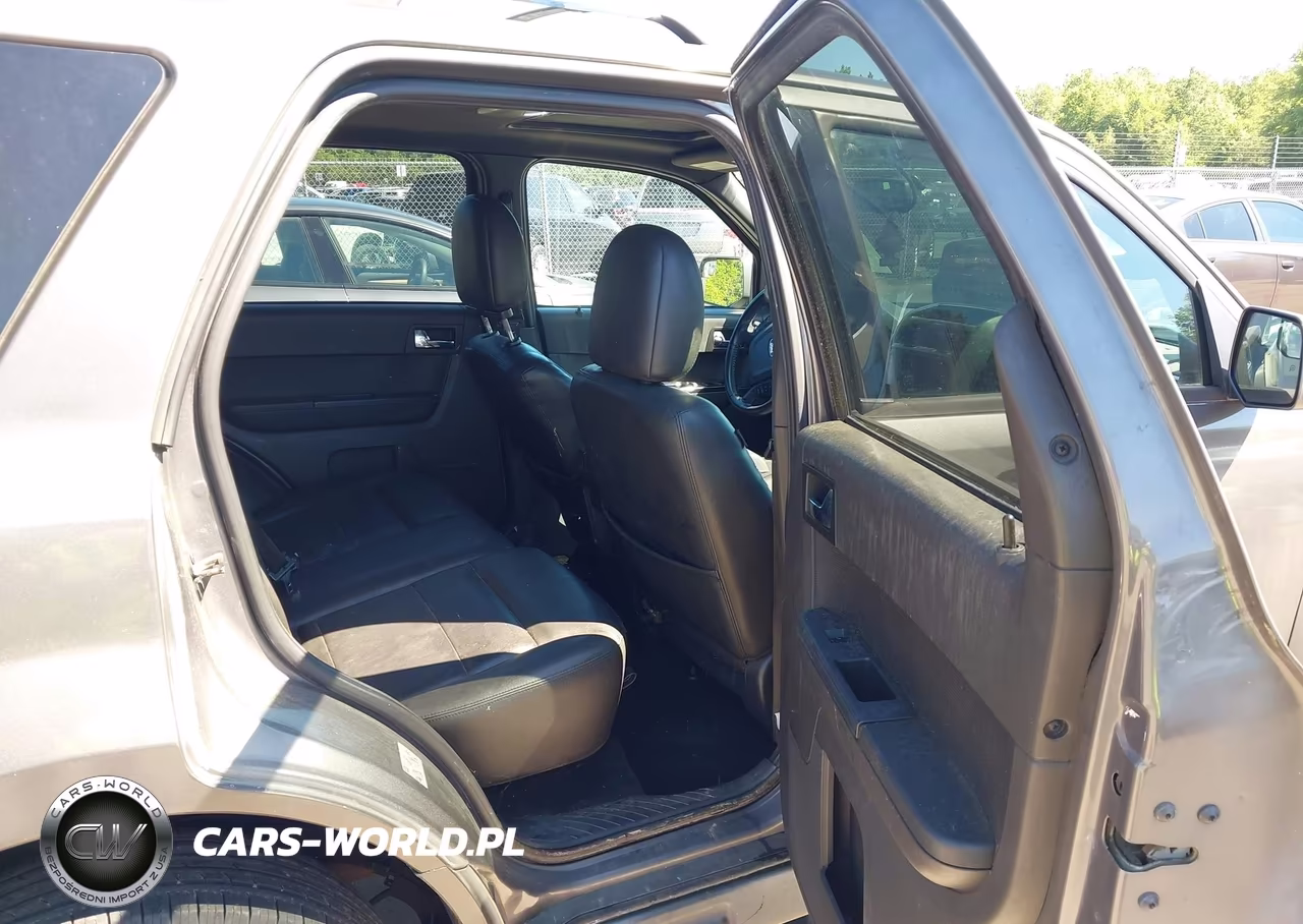 2011 Ford Escape Limited VIN:1FMCU9E78BKC65702 - 8