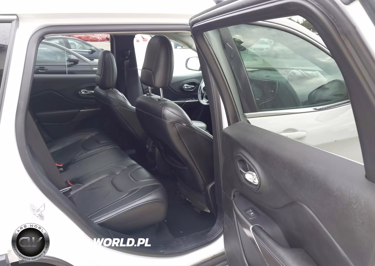2019 Jeep Cherokee Limited 4X4 VIN:1C4PJMDX3KD394406 - 8