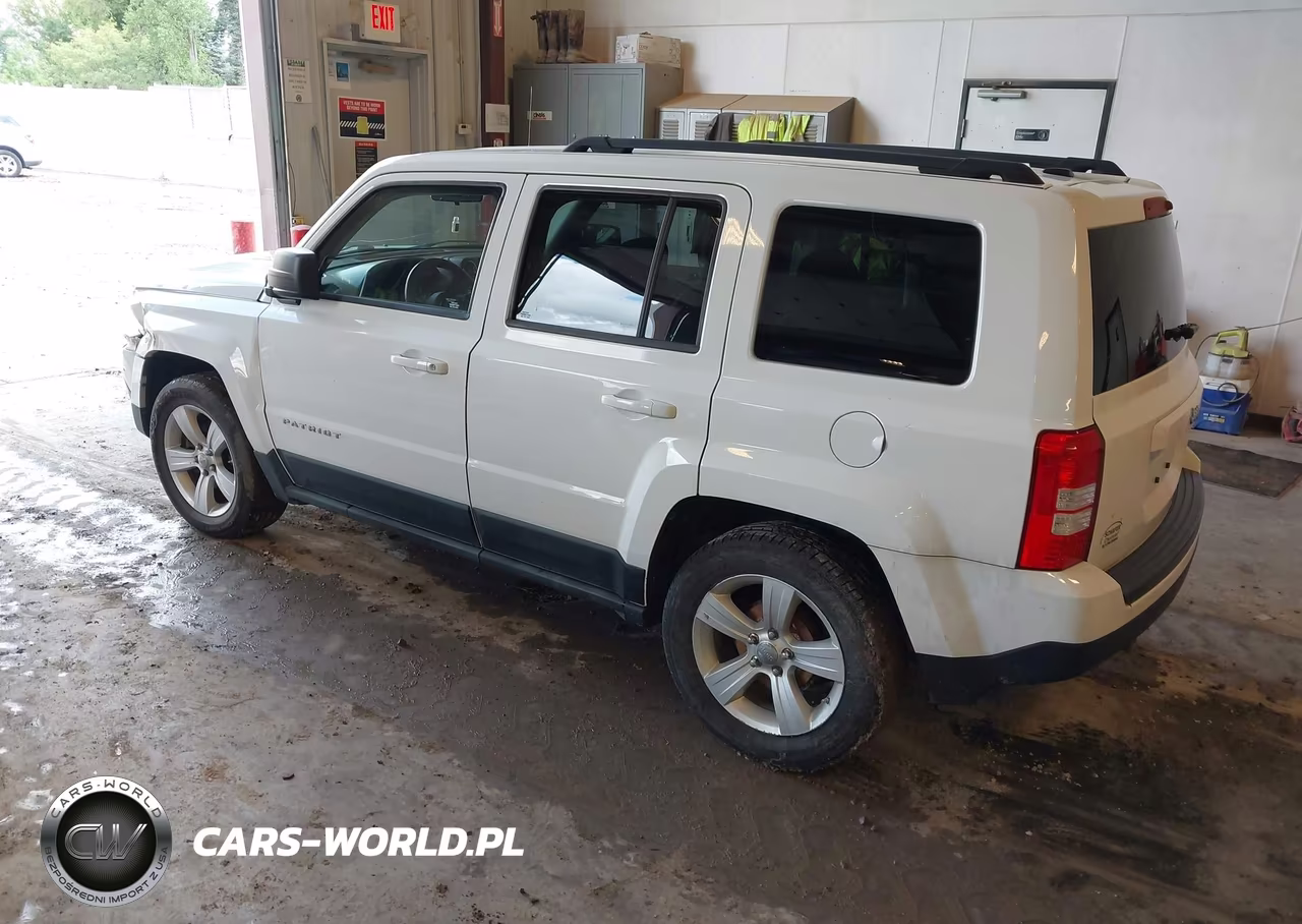 2011 Jeep Patriot Sport VIN:1J4NT1GA5BD246212 - 3