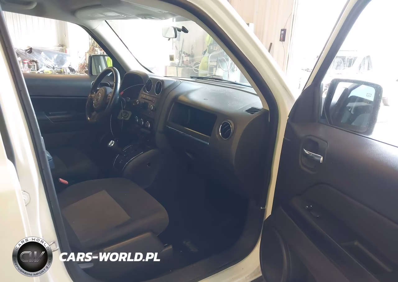 2011 Jeep Patriot Sport VIN:1J4NT1GA5BD246212 - 5