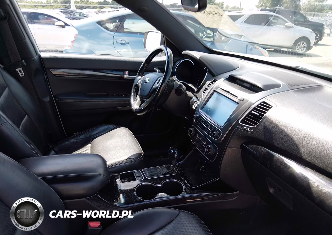2014 Kia Sorento Limited V6 VIN:5XYKWDA77EG466486 - 5
