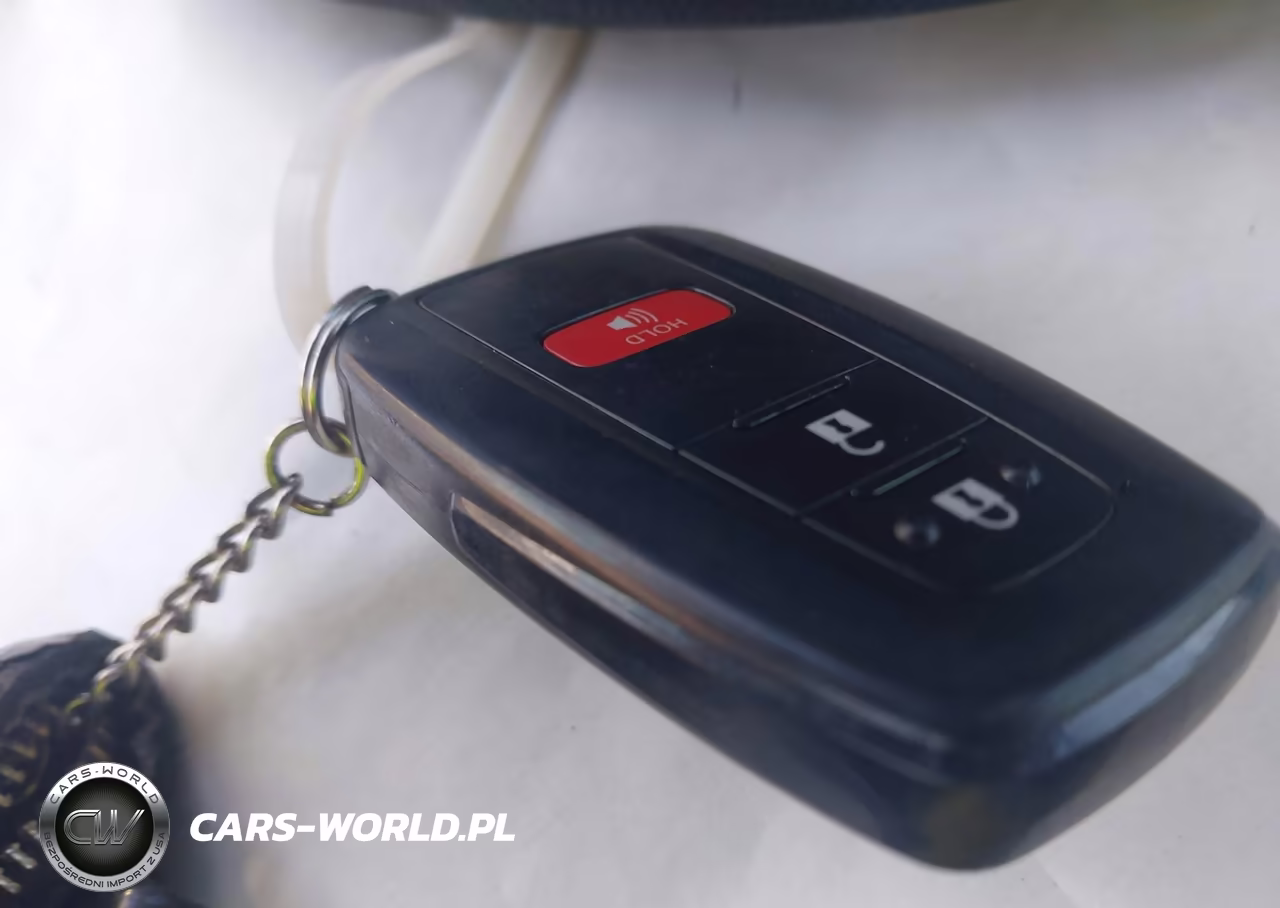 2020 Toyota Prius Le VIN:JTDKARFU0L3112434 - 11