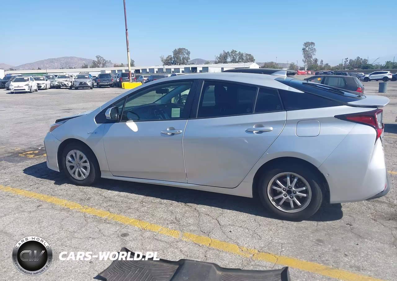 2020 Toyota Prius Le VIN:JTDKARFU0L3112434 - 14