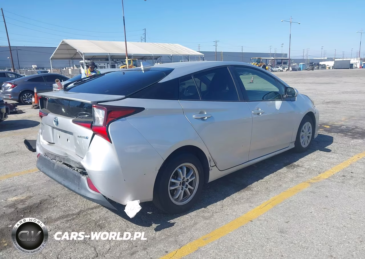 2020 Toyota Prius Le VIN:JTDKARFU0L3112434 - 4