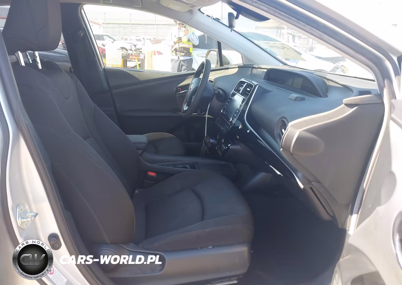 2020 Toyota Prius Le VIN:JTDKARFU0L3112434 - 5