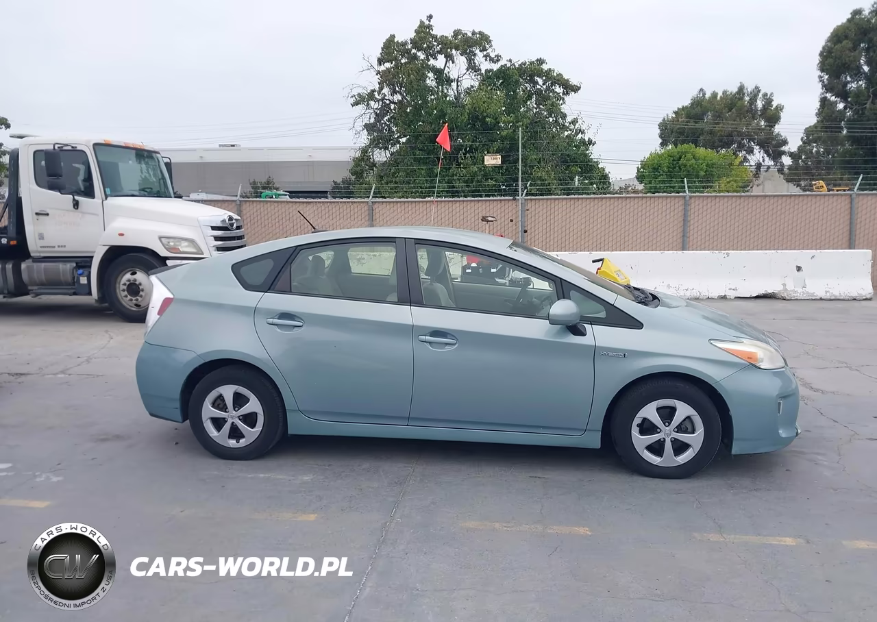 2012 Toyota Prius Three VIN:JTDKN3DU2C1549352 - 13