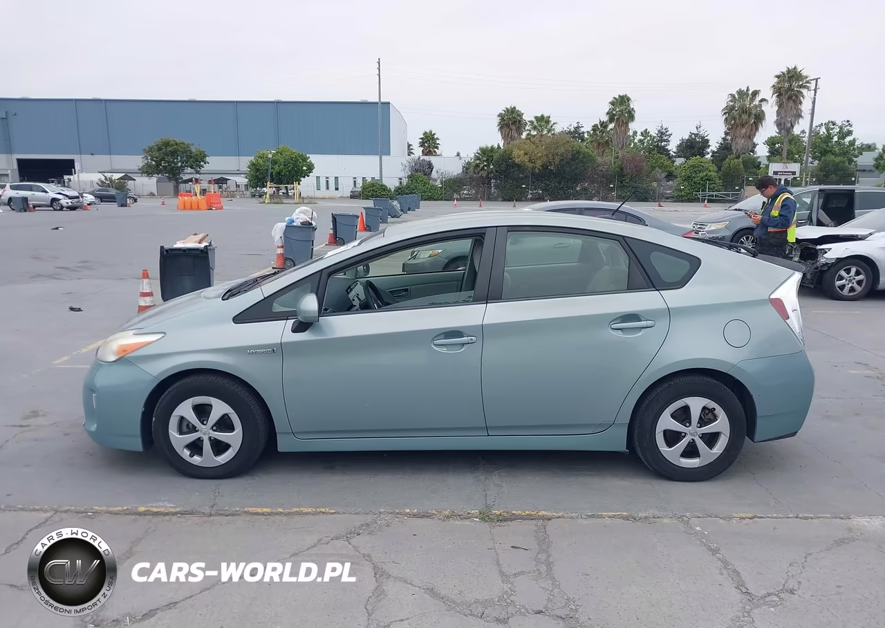 2012 Toyota Prius Three VIN:JTDKN3DU2C1549352 - 14