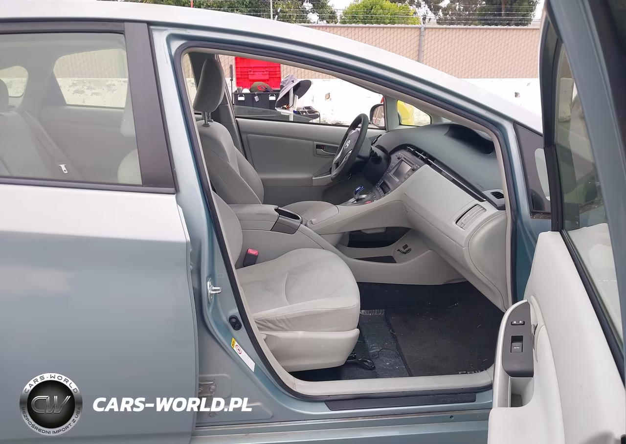 2012 Toyota Prius Three VIN:JTDKN3DU2C1549352 - 5