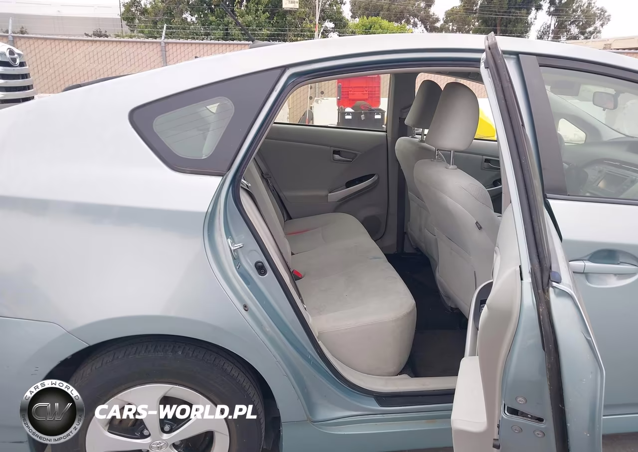 2012 Toyota Prius Three VIN:JTDKN3DU2C1549352 - 8