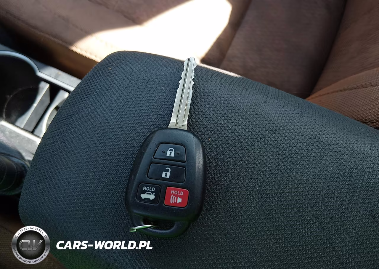 2016 Toyota Corolla Le VIN:2T1BURHE2GC543965 - 11