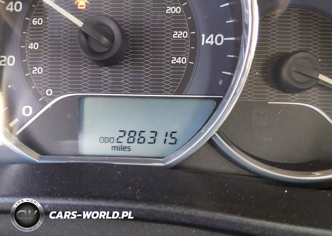 2016 Toyota Corolla Le VIN:2T1BURHE2GC543965 - 16