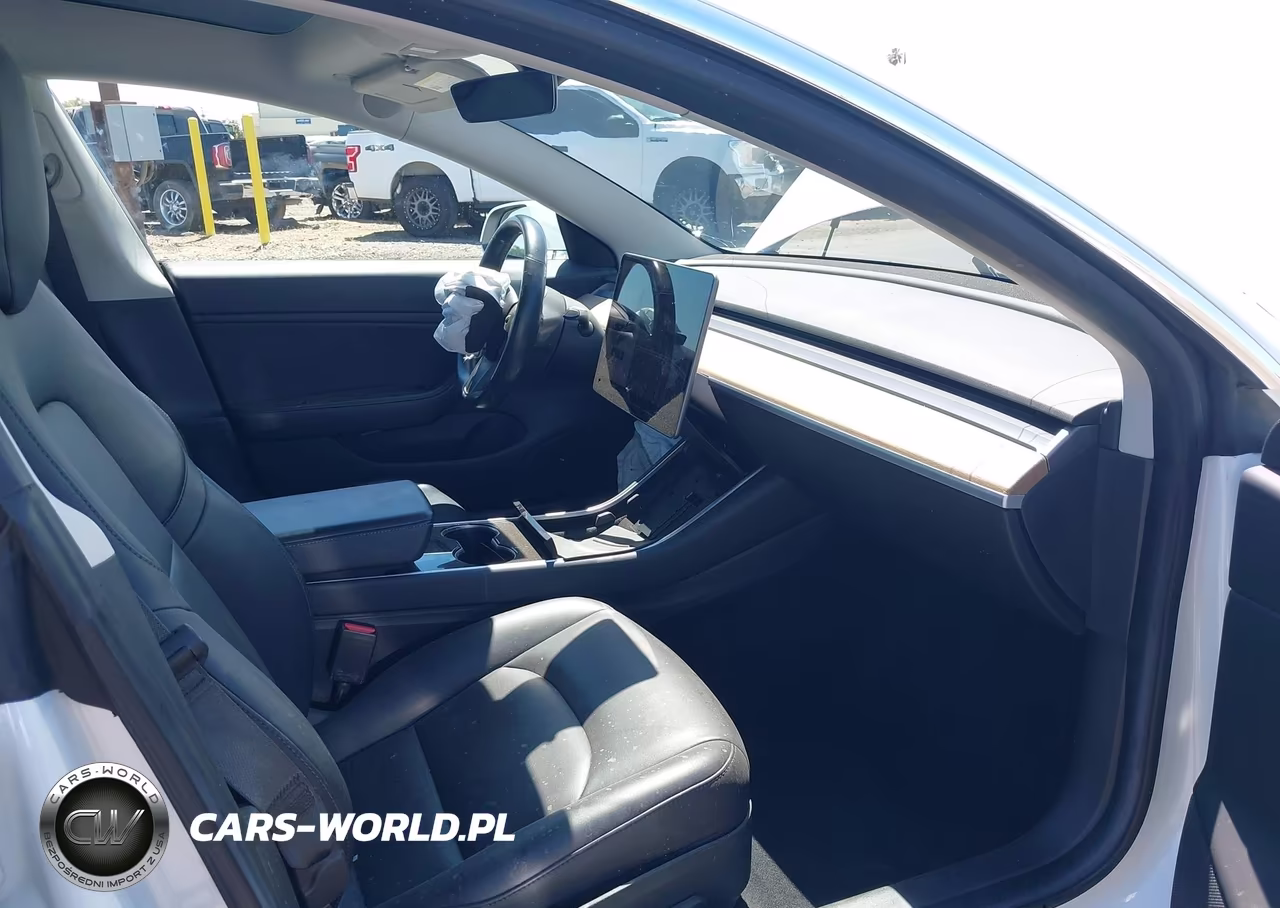 2018 Tesla Model 3 Long Range-Mid Range VIN:5YJ3E1EA1JF011873 - 5