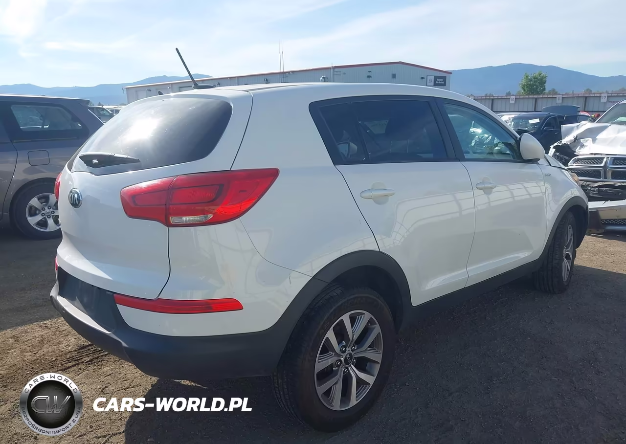 2015 Kia Sportage Lx VIN:KNDPBCACXF7703141 - 4