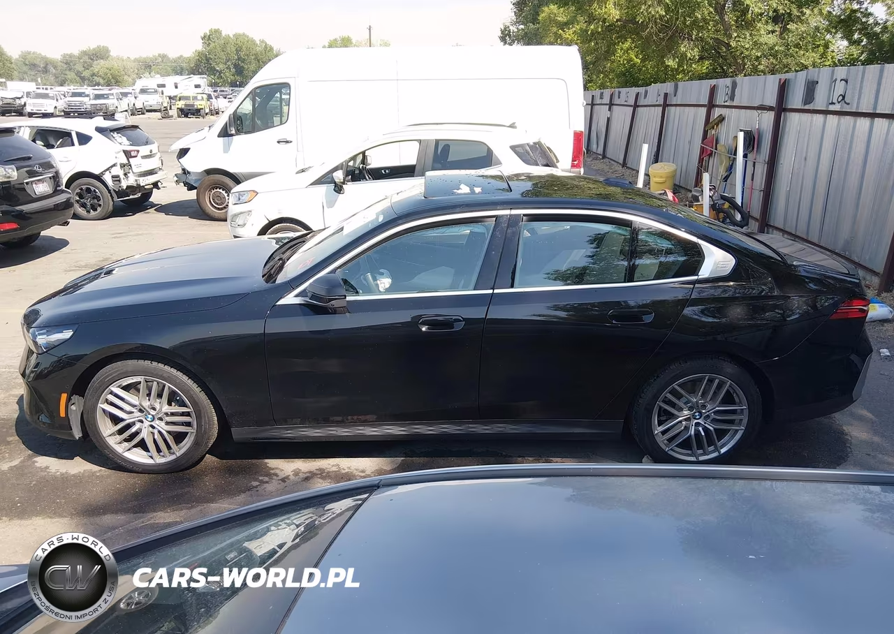 2024 BMW 530I xDrive VIN:WBA53FJ03RCP96377 - 14
