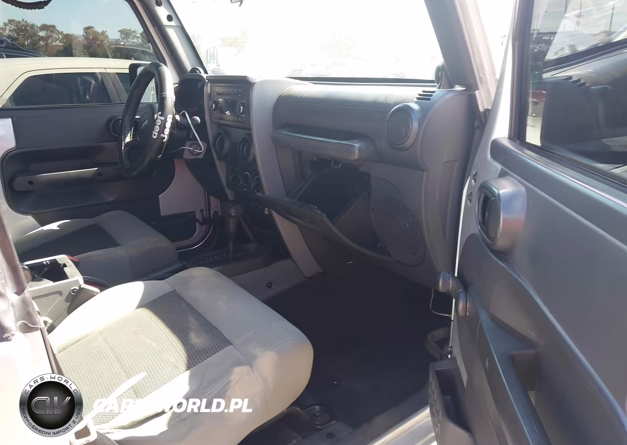 2009 Jeep Wrangler X VIN:1J4FA24119L790663 - 5