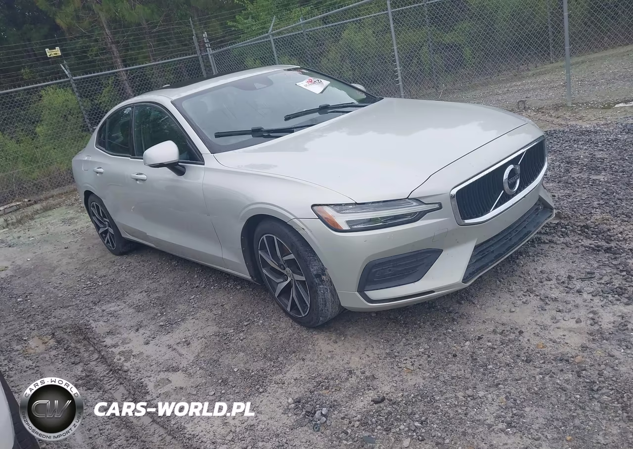 2019 Volvo S60 T6 Momentum – zdjęcie 1 z 17